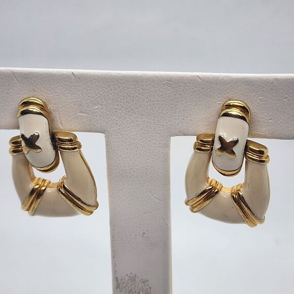 Vintage Avon Cream & Gold Dangling Earrings - Picture 1 of 4
